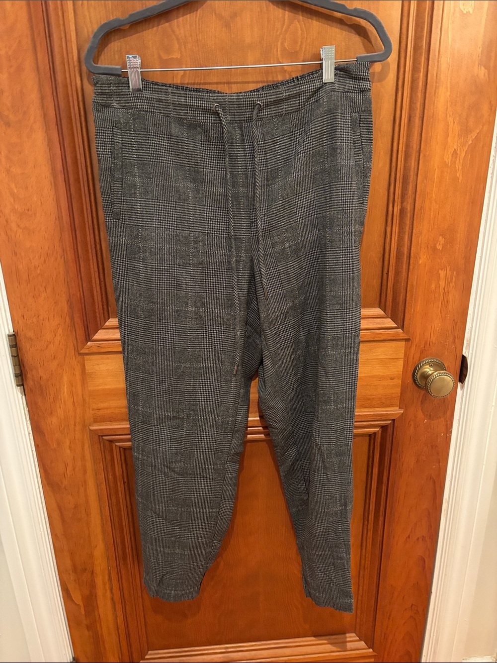 Kaffe Men's Black & Gray Plaid Drawstring Trousers